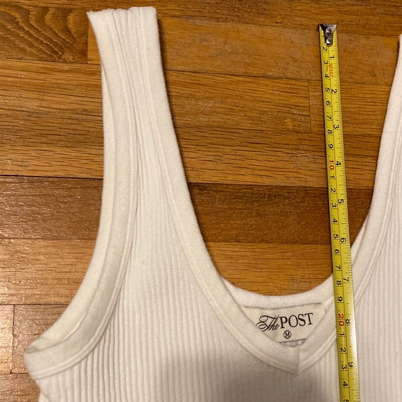 *last chance* The Post | Women’s white ribbed crop tank top - Picture 5 of 12
